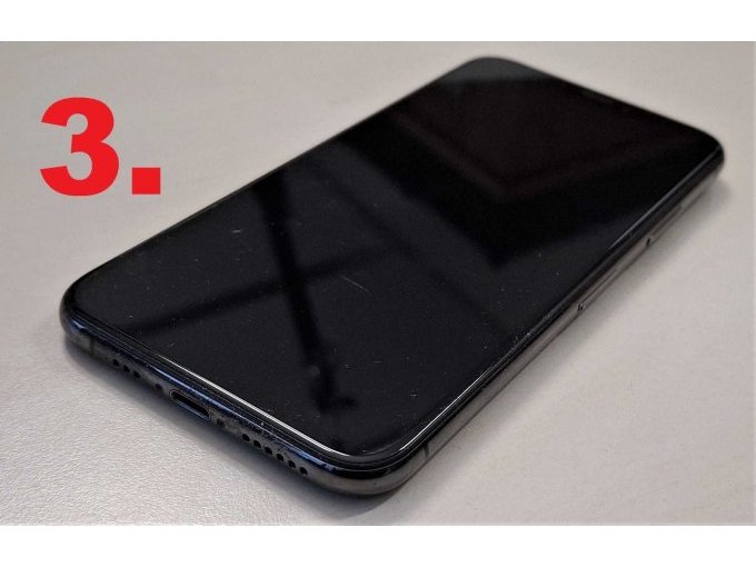 3. iPhone XS, Display