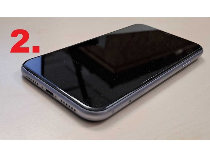 2. iPhone 11, Display