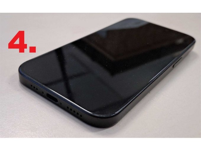 4. iPhone 15, Display