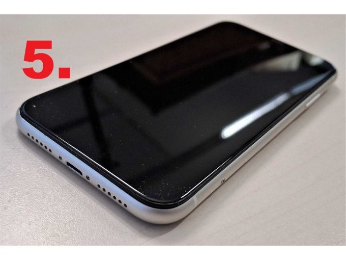 5. iPhone 11, Display
