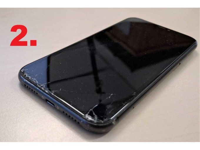 2. iPhone 11, Display