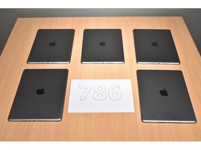Apple iPad 6. Generation A1893 32 GB 9,7" (24,63cm)
Ansicht von hinten