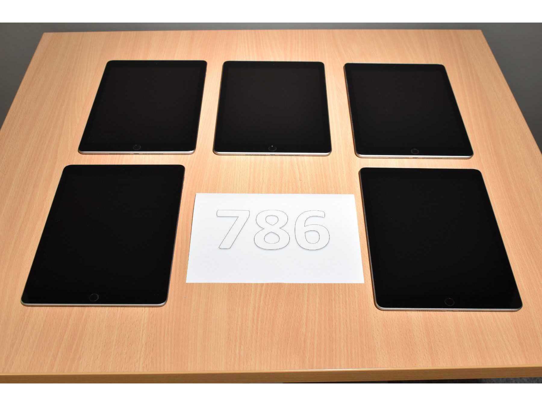 Apple iPad 6. Generation A1893 32 GB 9,7" (24,63cm)
Gesamtansicht von vorne