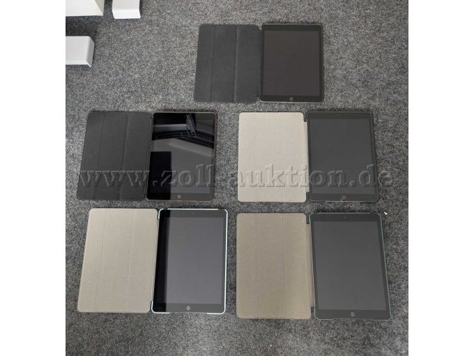 iPad 7 Vorderseite mit Hülle geöffnet