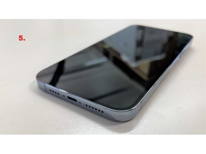 5.	iPhone 13 Pro Max, A2484, Display
