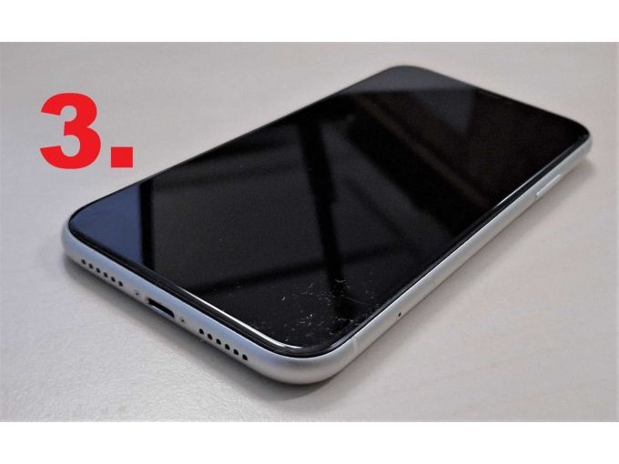 3. iPhone 11, Display