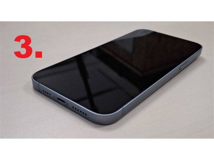 3. iPhone 14 Plus, Display