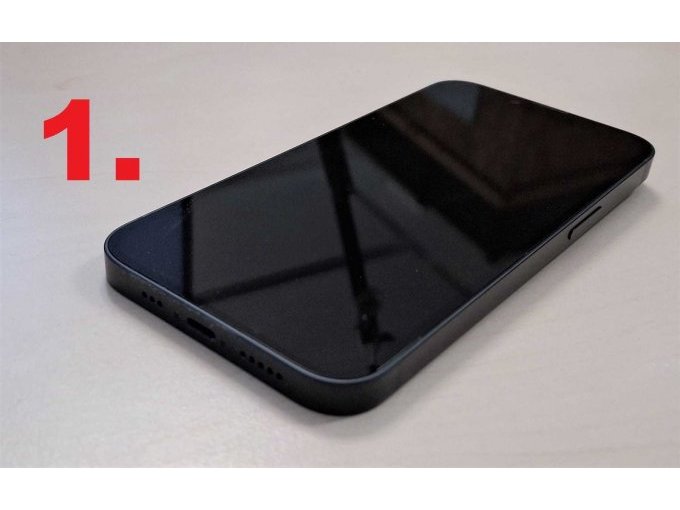 1. iPhone 14, Display