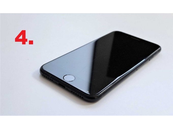 4. iPhone SE 3 Gen., Display