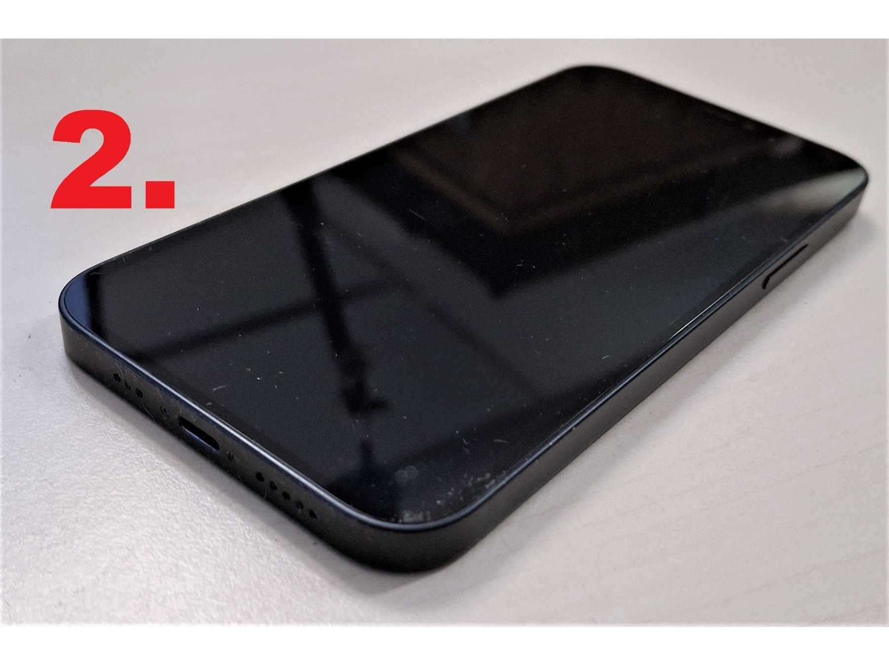 2. iPhone 12, Display