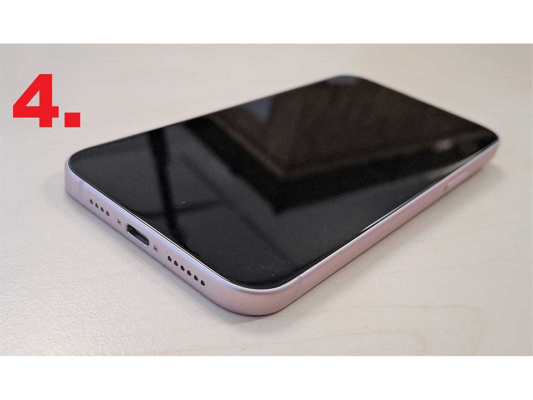 4. iPhone 15 Plus, Display