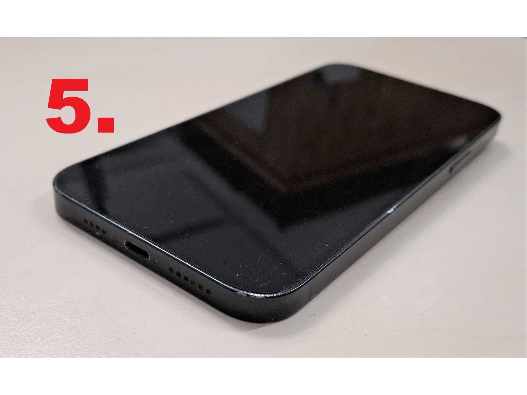 5. iPhone 14 Plus, Display