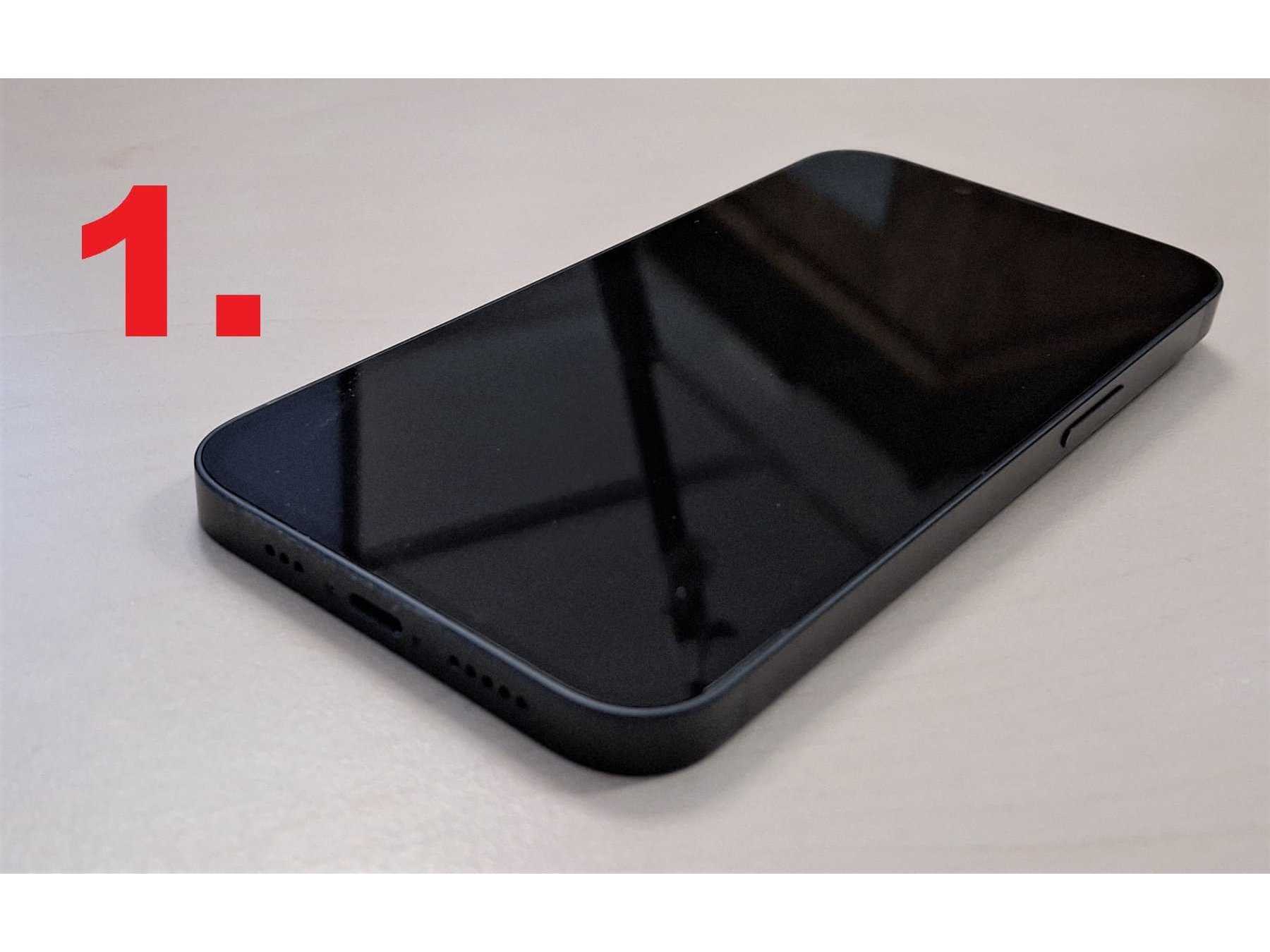 1. iPhone 14, Display