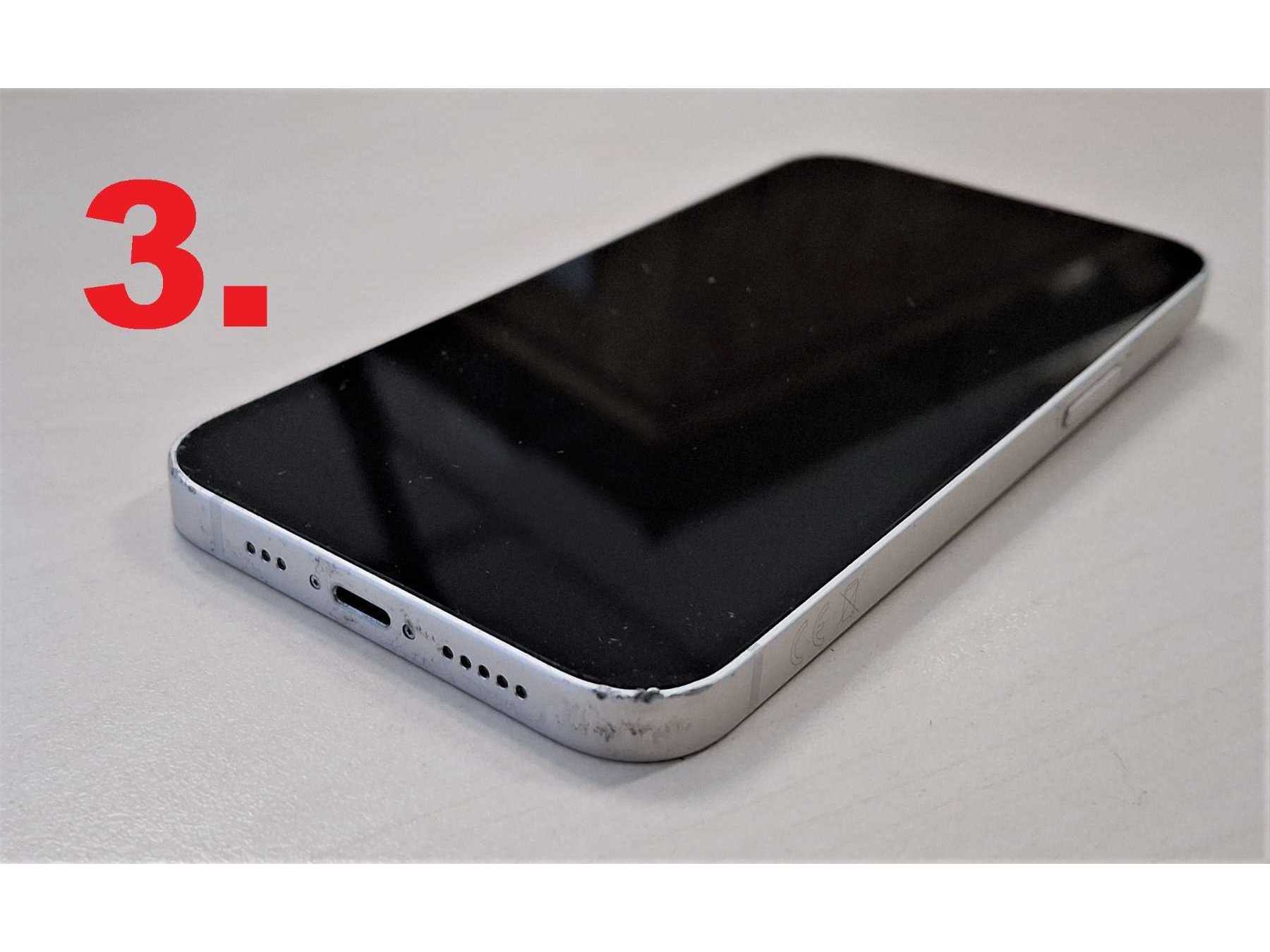 3. iPhone 13, Display