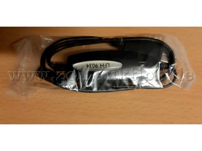 Gesamtansicht Audio Adapter in verschlossener Verpackung