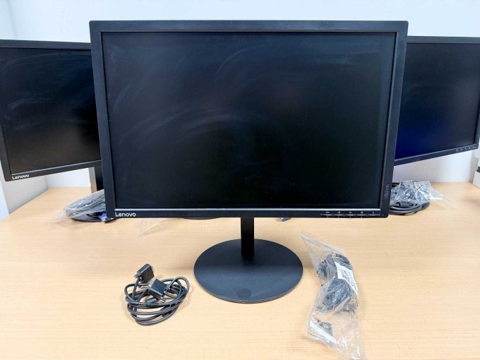 Computermonitor – Lenovo T2254A – 22 Zoll (55,88 cm)
Einzelansicht von vorne