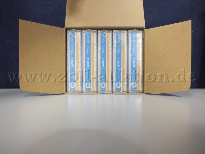 Gesamtansicht der Datenkassetten LOT Ultrium 2 in der Originalverpackung