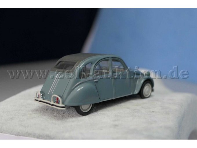 1966 Citroen 2CV Ansicht von hinten