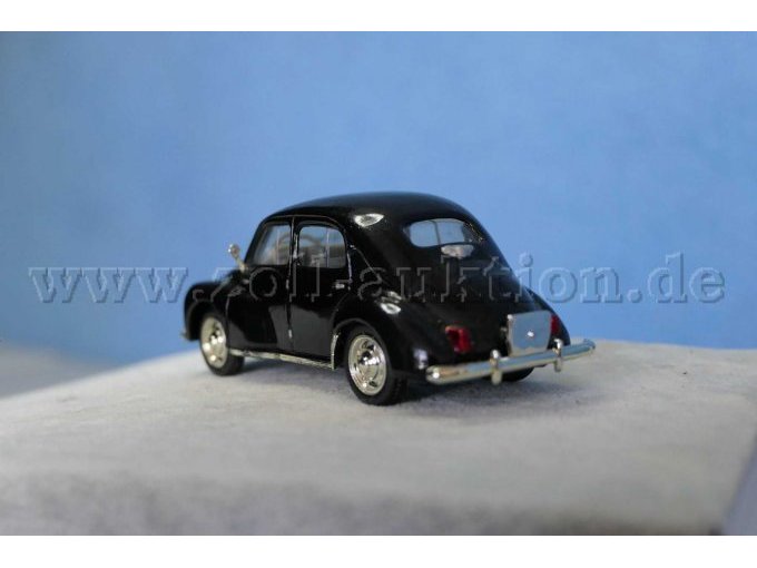 1947 Renault
4CV Ansicht von hinten
