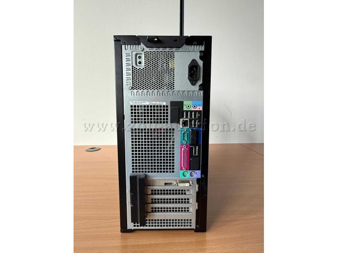 PC von hinten
