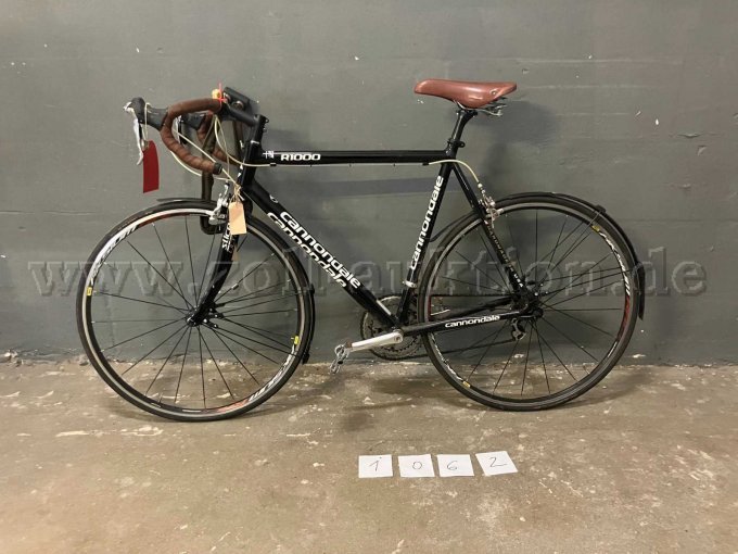 B-Twin Mountainbike - 1060