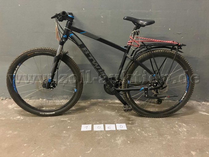 B-Twin Mountainbike - 1060