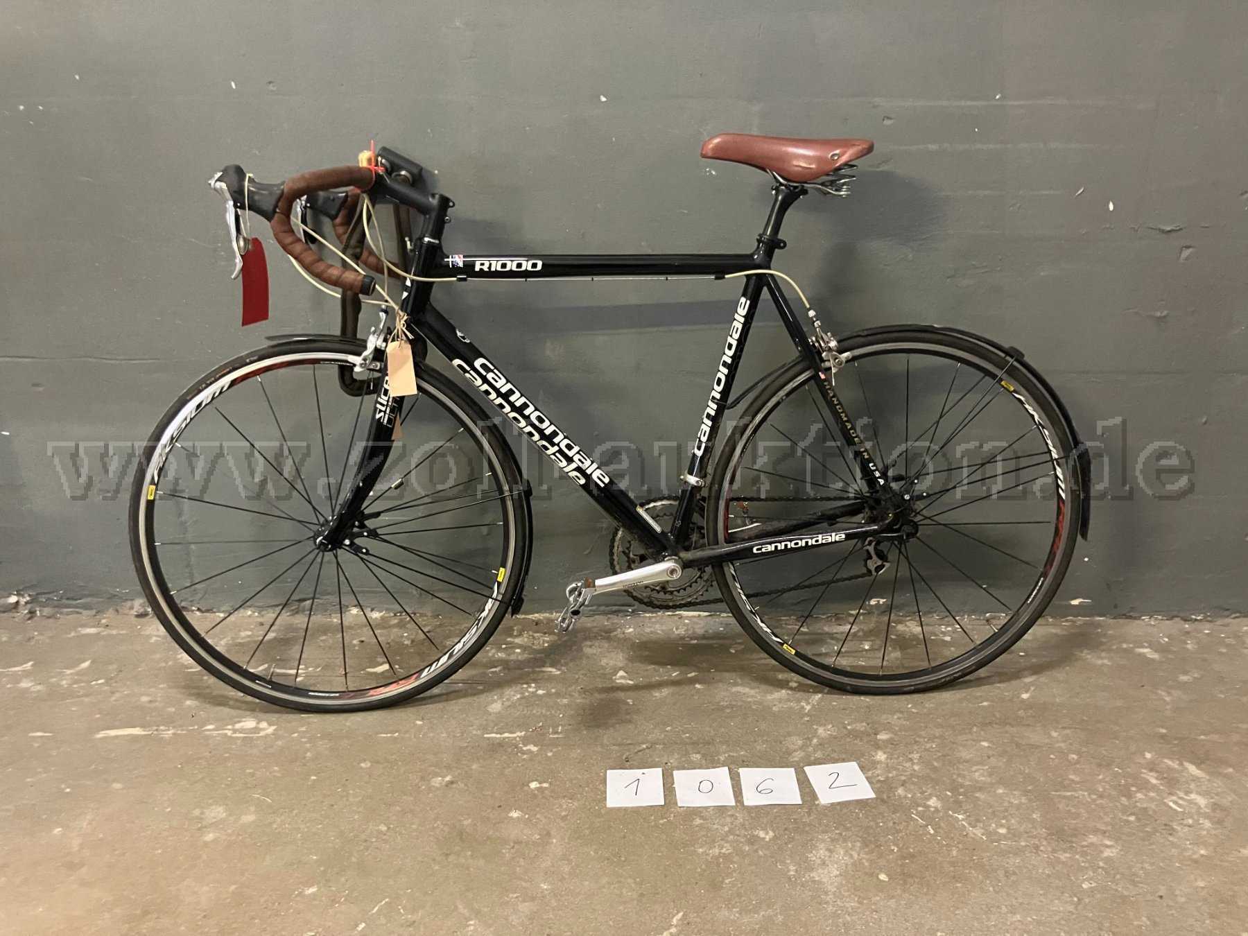 B-Twin Mountainbike - 1060
