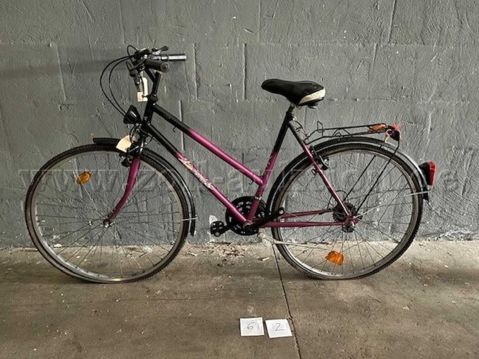 5 fietsen van verschillende fabrikanten in verschillende maten – kavel bij Zoll-Auktion, Lübeck