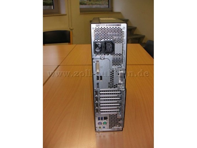 Esprimo D556 von hinten