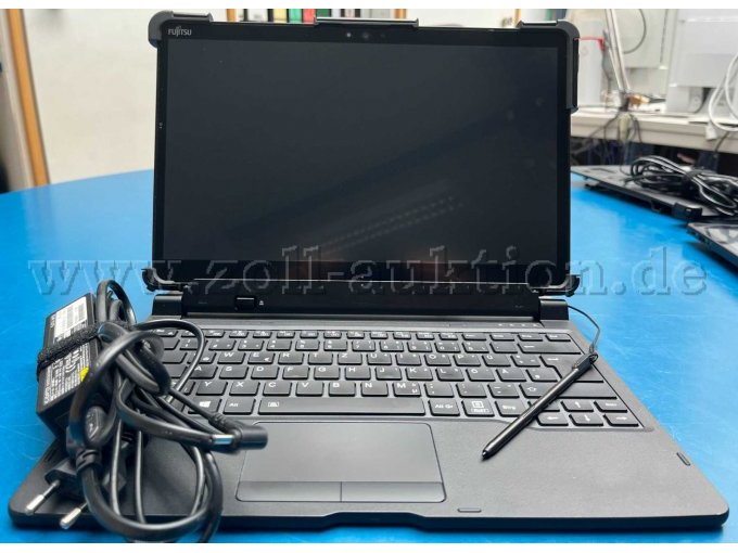 Beispielbild: Gesamtansicht mit Tastatur, Stift und Netzteil