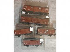 5 Güterwaggons
