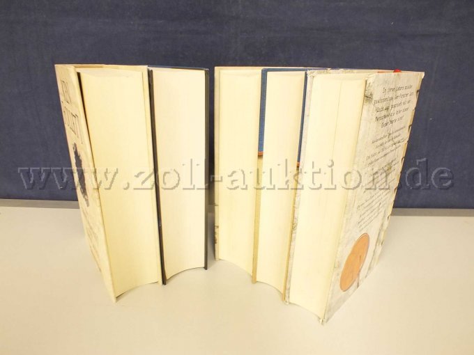 Detailansicht der Bücher (stehend)
