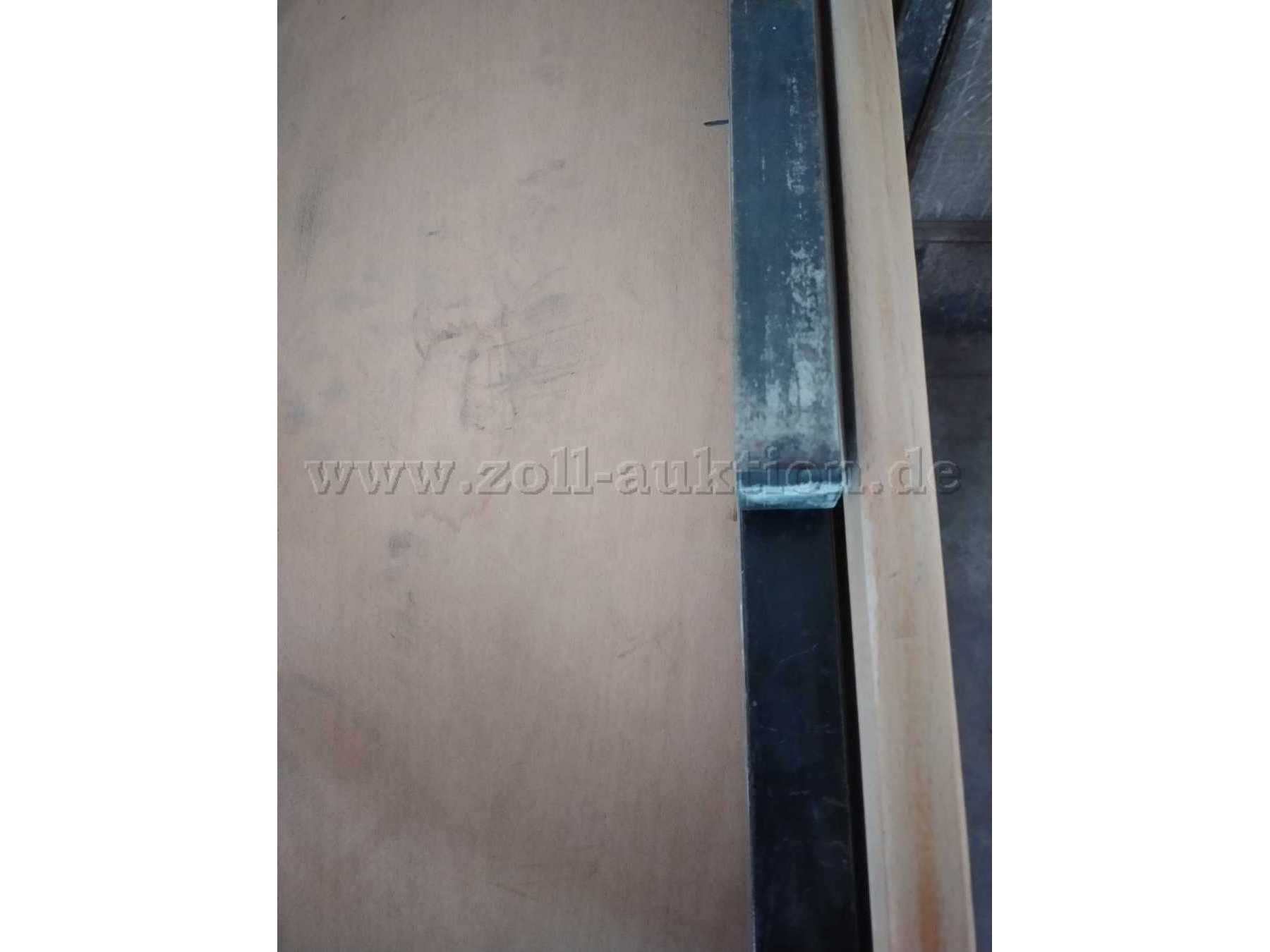 Abschürfungen an den Metallfüßen