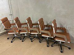 Seitliche Gesamtansicht der Stühle