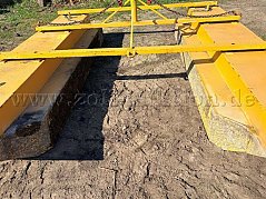 Schwimmer von vorne mit Verbreiterung