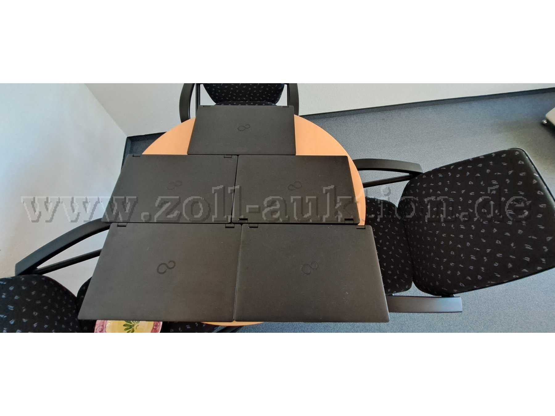 Fujitsu Lifebook E558