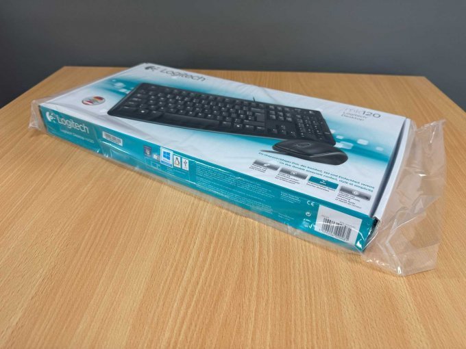 Logitech MK120 – Tastatur und Maus Set -OVP-
Ansicht von oben