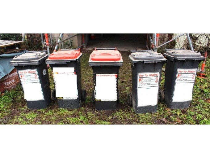 Ansicht Mülltonnen vorne Ansicht Mülltonnen vorne