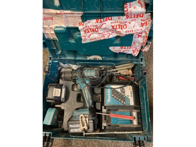 Makita Akkuschrauber DDF 459 im Koffer mit Zubehör