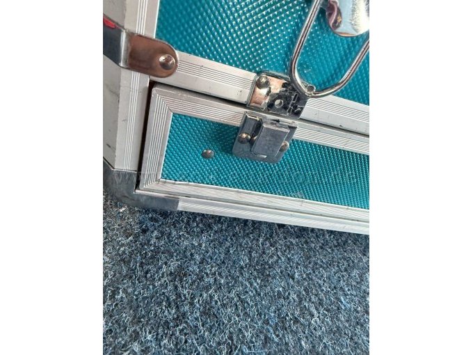 Defekter Griff Koffer 3