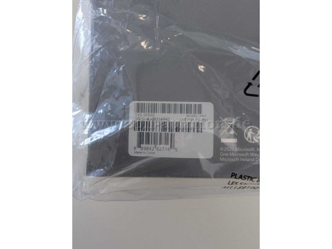 Nahansich der Seriennummer auf einer Verpackung