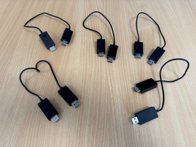 5x Microsoft Wireless Display Adapter – MIRACAST – Modell 1733
Rückseite