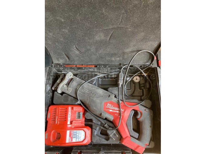 Milwaukee Akku-Säbelsäge, M18 FSZ