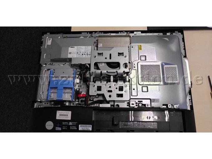 von hinten geöffnet