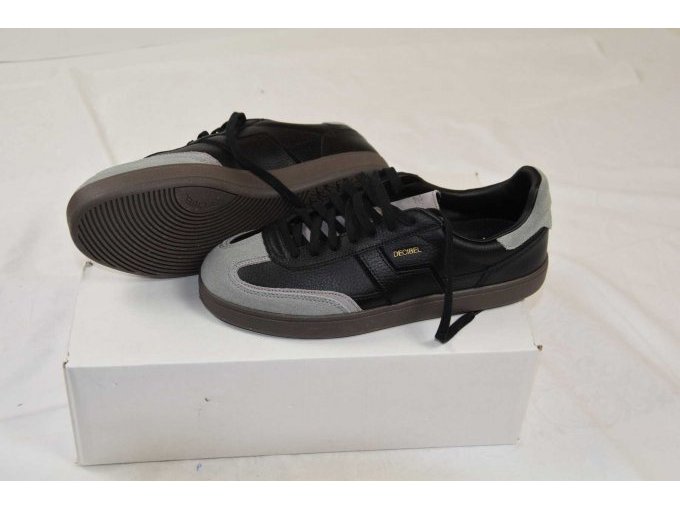 1 Paar schwarze Schuhe „Decibel“ Gr. 44