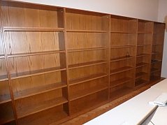 5 Regale Kirschholz-Dekor, seitliche Frontansicht I