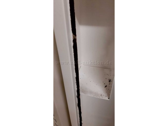 Detailansicht Verschmutzung und poröser Gummi - innen