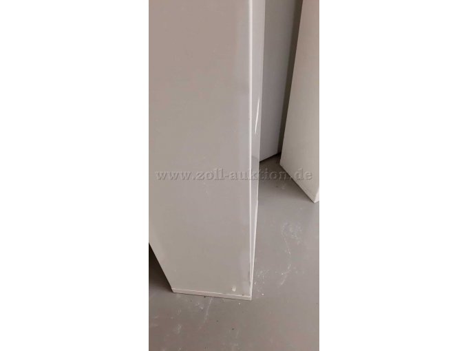 Detailansicht Wandfarbenrückstände (weiß)