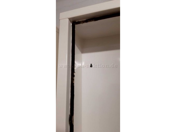 Detailansicht Verschmutzung und poröser Gummi - innen