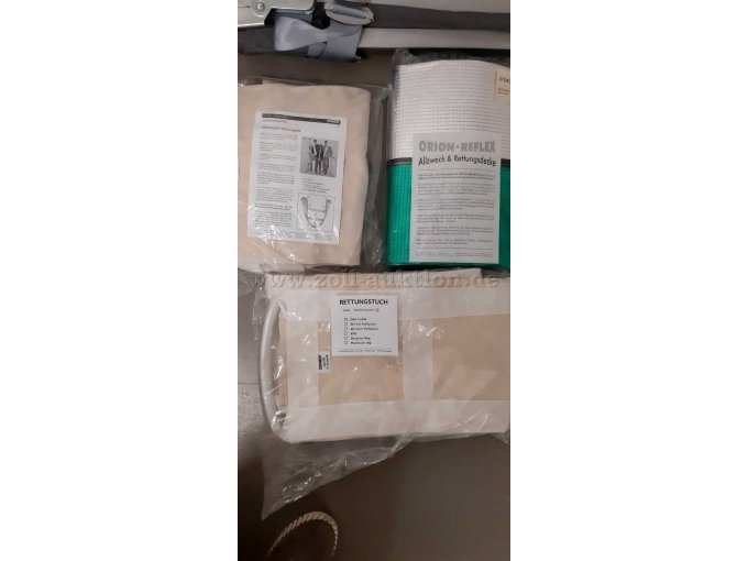 Detailansicht Rettungstuch, Rettungssitz, Rettungsdecke mit Herstellerhinweisen